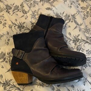 Unstructured by Clark’s booties